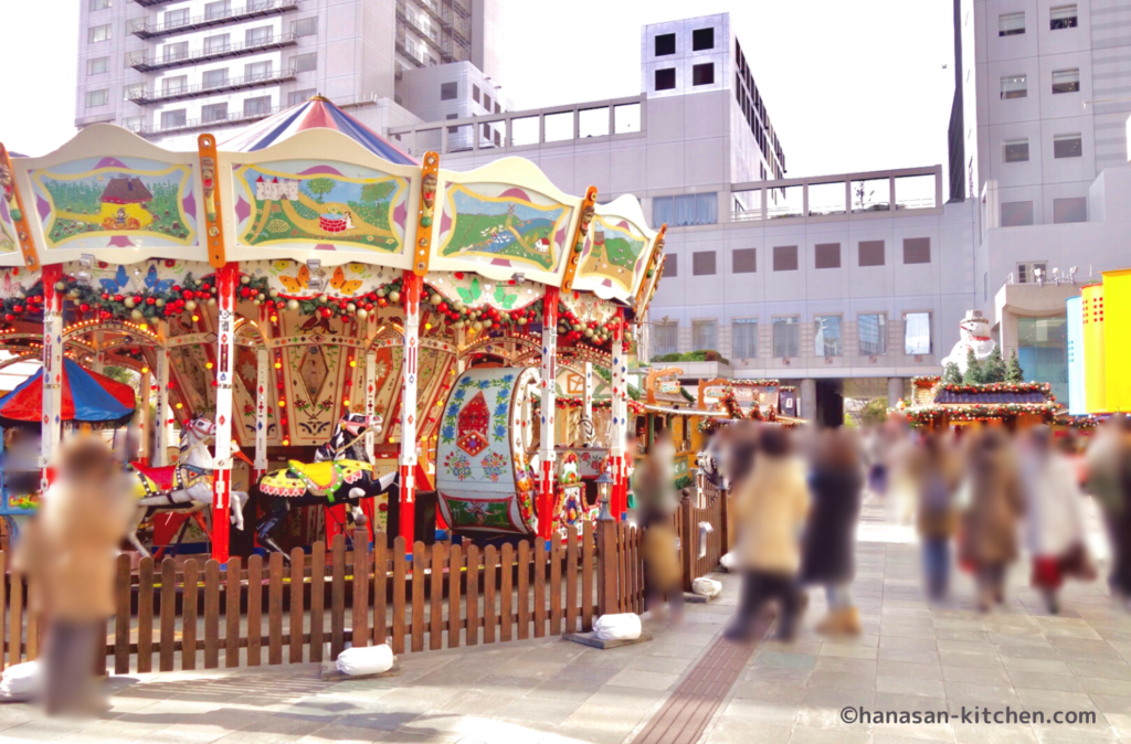 過去に開催された梅田のクリスマスマーケット(メリーゴーラウンド)
