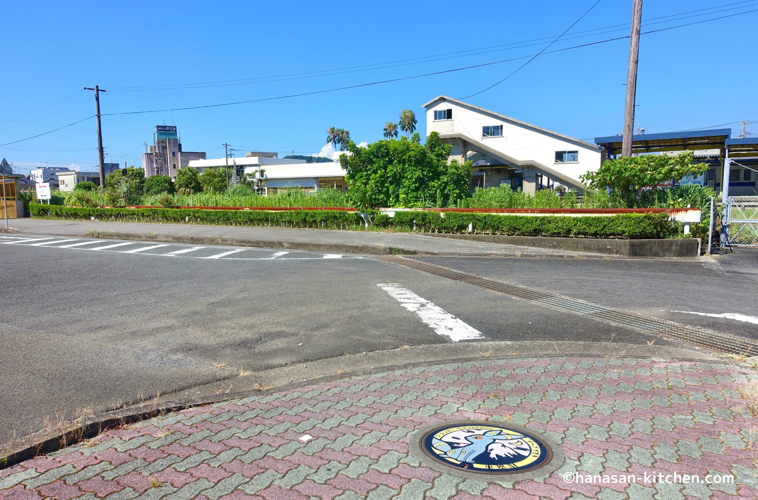 指宿駅の西側とポケふた