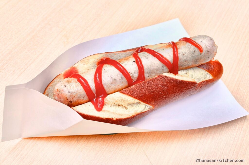 チューリンガーブラートブルストのホットドッグ