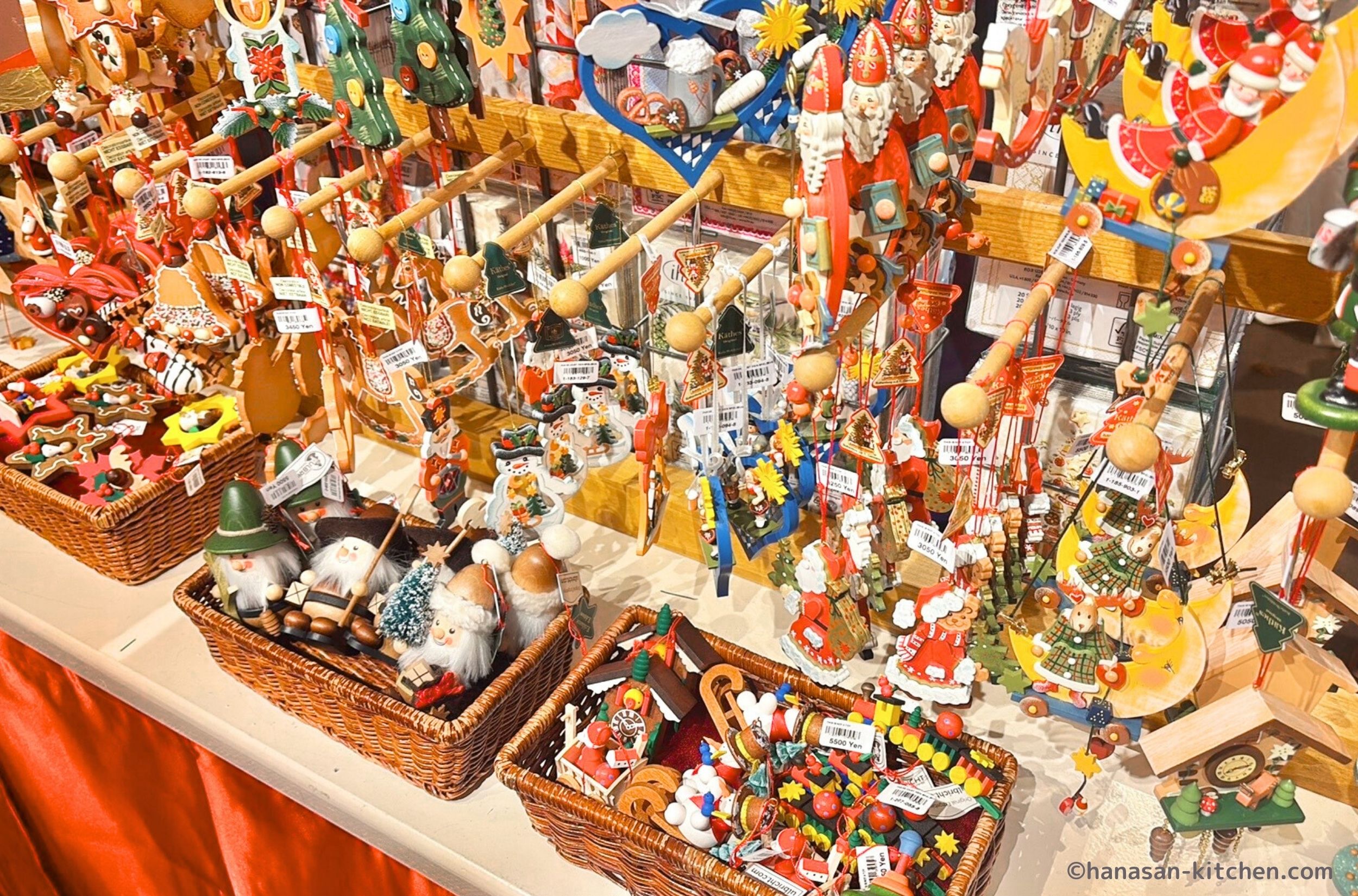 ケーテ・ウォルファルトの木製オーナメント