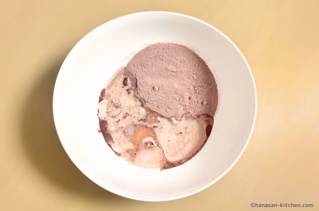 ボウルに材料を入れた様子