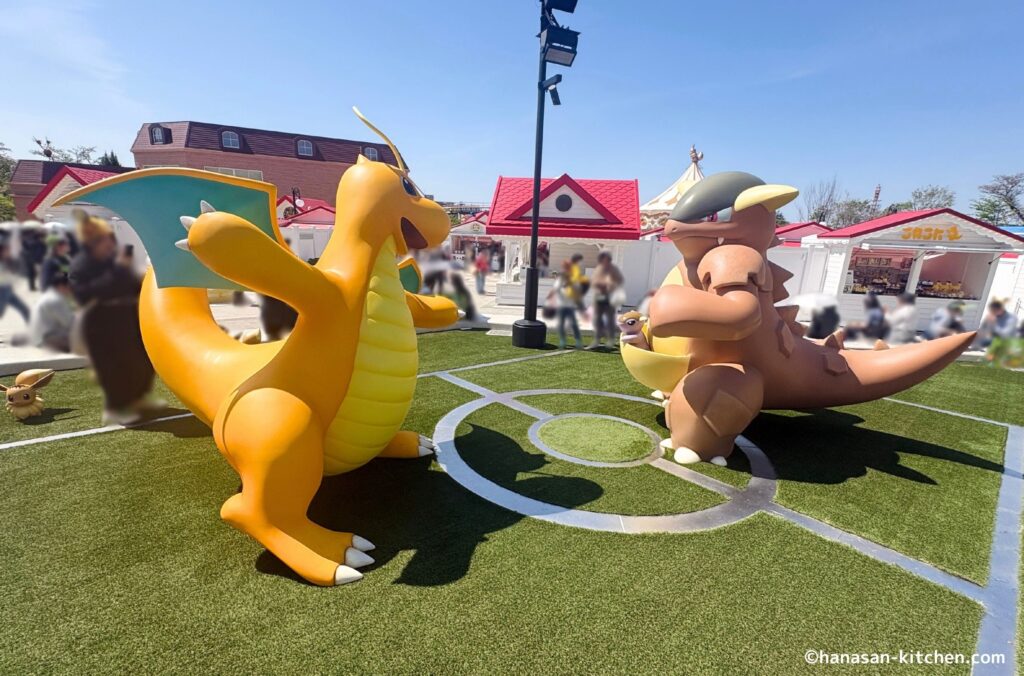 バトルするカイリューとガルーラ