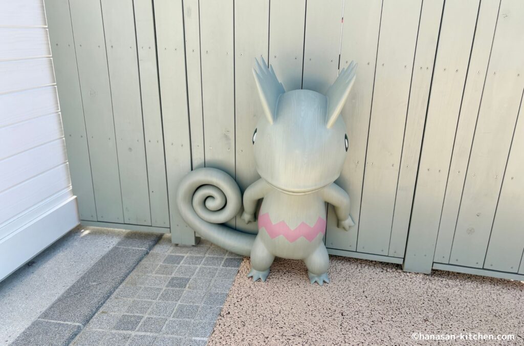 壁と同じ色になるカクレオン